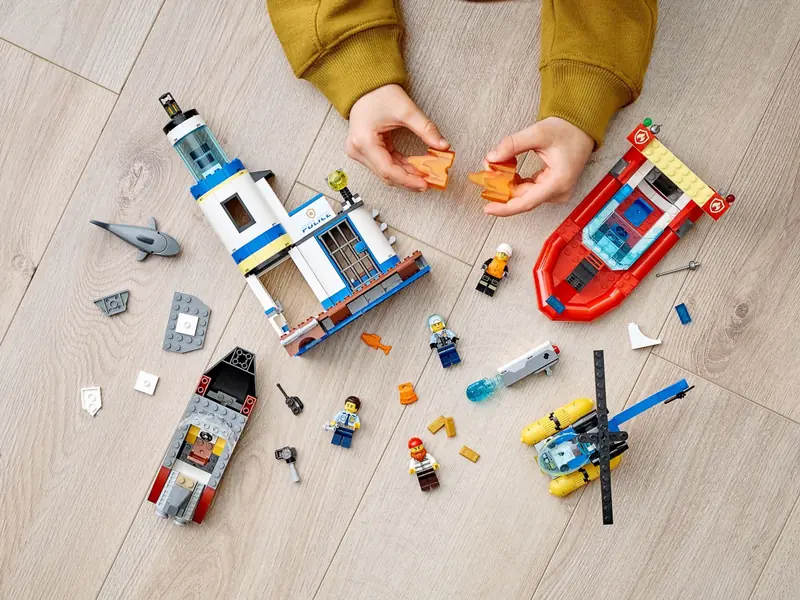 LEGO 60308 Akcja nadmorskiej policji i strażaków zdjęcie 10
