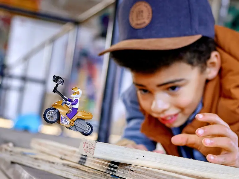 LEGO 60309 Selfie na motocyklu kaskaderskim zdjęcie 5