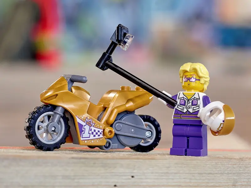 LEGO 60309 Selfie na motocyklu kaskaderskim zdjęcie 7