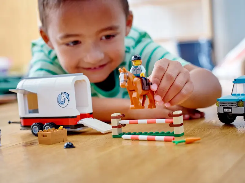 LEGO 60327 Przyczepa do przewozu koni zdjęcie 7