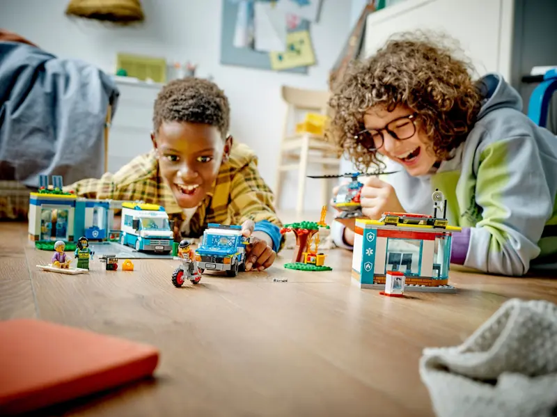 LEGO 60371 Parking dla pojazdów uprzywilejowanych zdjęcie 12