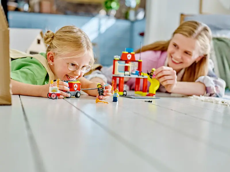 LEGO 60375 Remiza strażacka i wóz strażacki zdjęcie 10