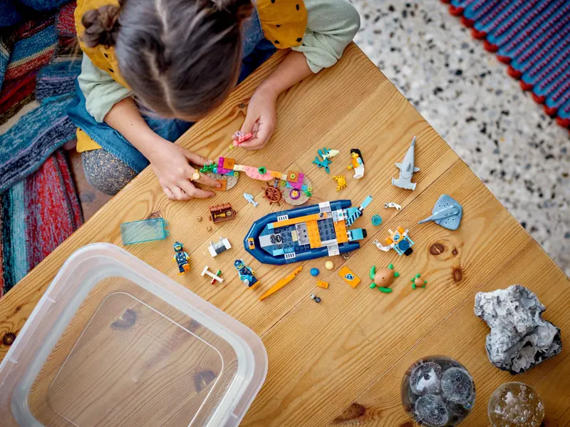 LEGO 60377 Łódź do nurkowania badacza zdjęcie 9