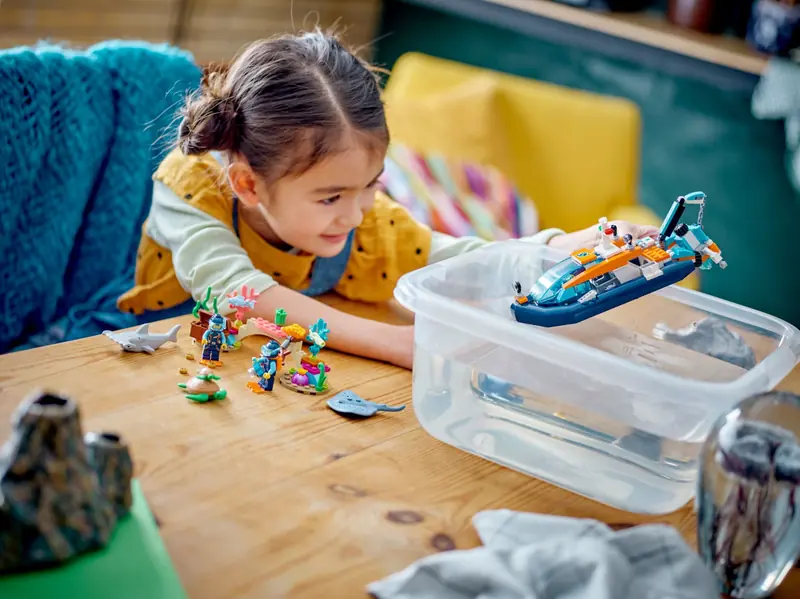 LEGO 60377 Łódź do nurkowania badacza zdjęcie 7
