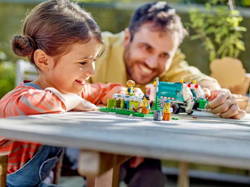 LEGO 60386 Ciężarówka recyklingowa zdjęcie 10
