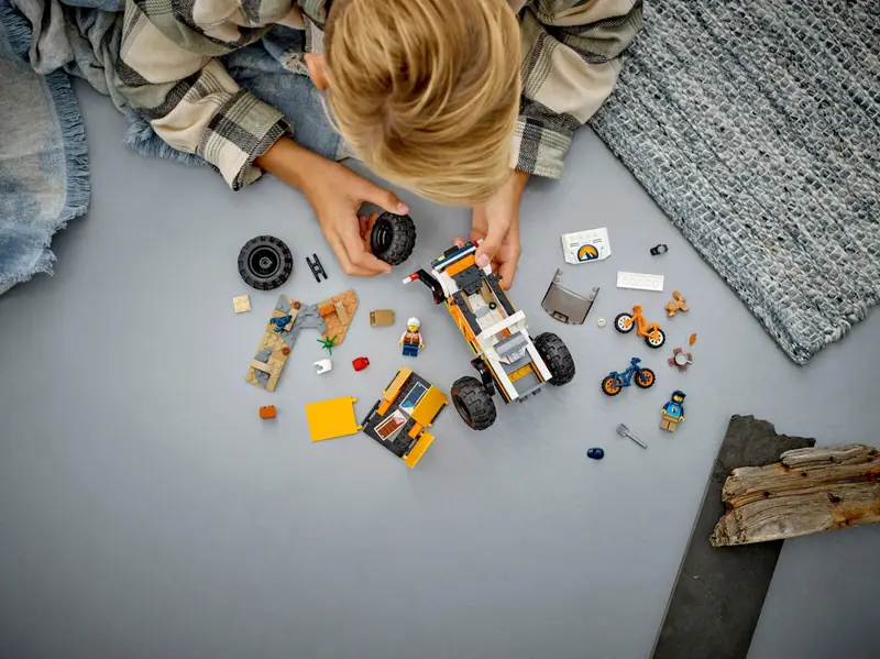 LEGO 60387 Przygody samochodem terenowym z napędem 4x4 zdjęcie 11