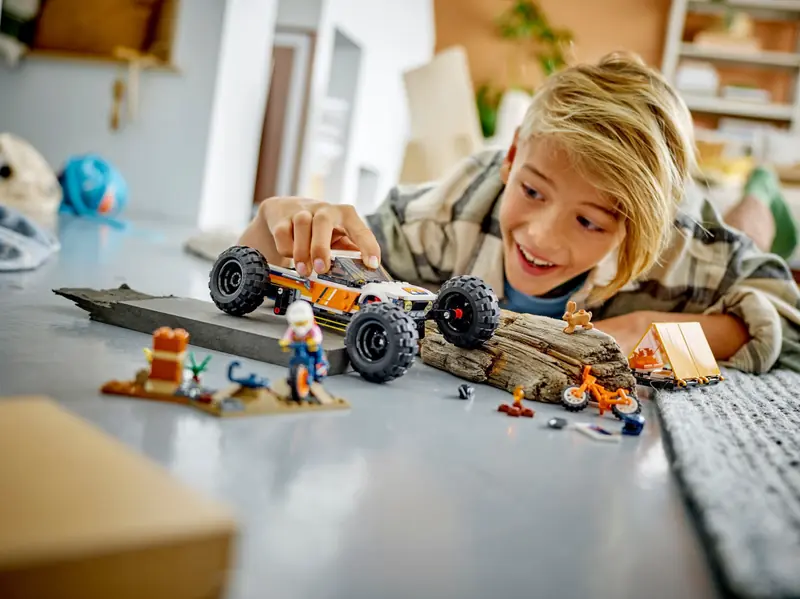 LEGO 60387 Przygody samochodem terenowym z napędem 4x4 zdjęcie 10