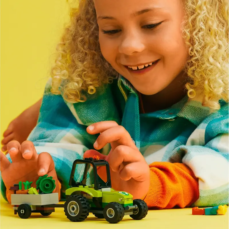 LEGO 60390 Traktor w parku zdjęcie 7