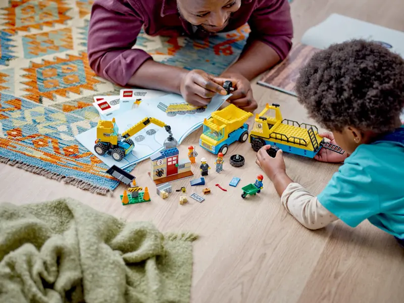 LEGO 60391 Ciężarówki i dźwig z kulą wyburzeniową zdjęcie 8