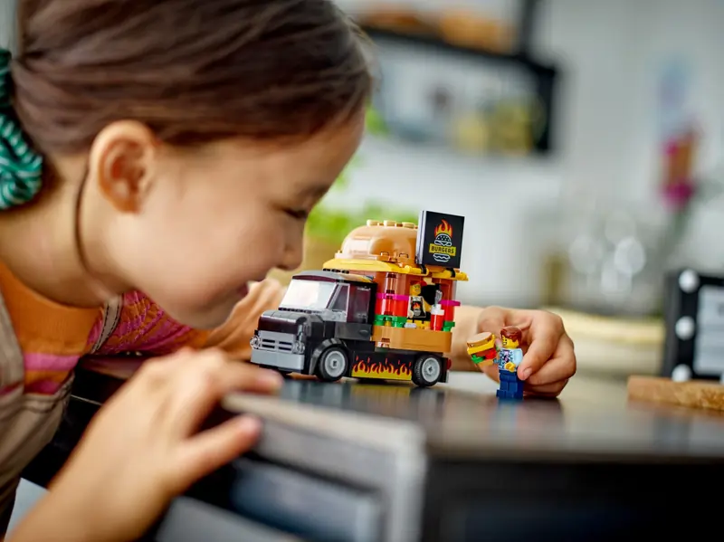 LEGO 60404 Ciężarówka z burgerami zdjęcie 7