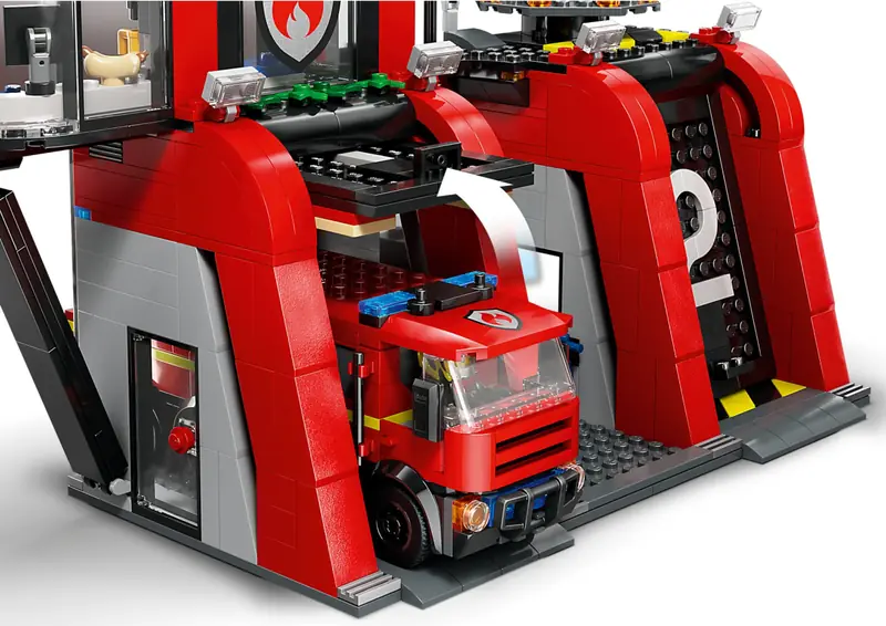 LEGO 60414 Remiza strażacka z wozem strażackim zdjęcie 8