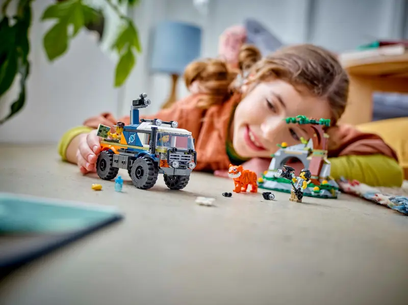 LEGO 60426 Terenówka badacza dżungli zdjęcie 7