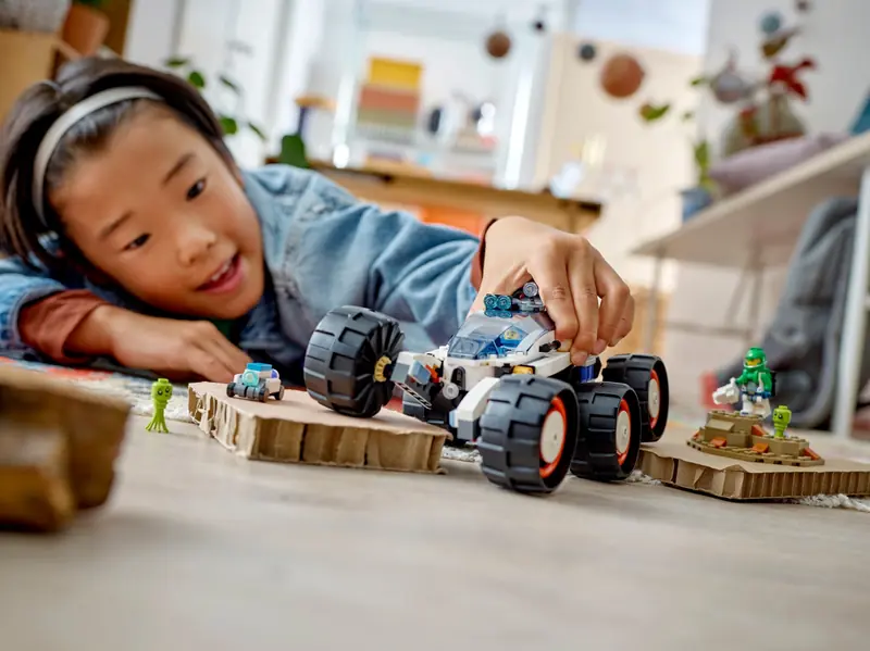 LEGO 60431 Kosmiczny łazik i badanie życia w kosmosie zdjęcie 7
