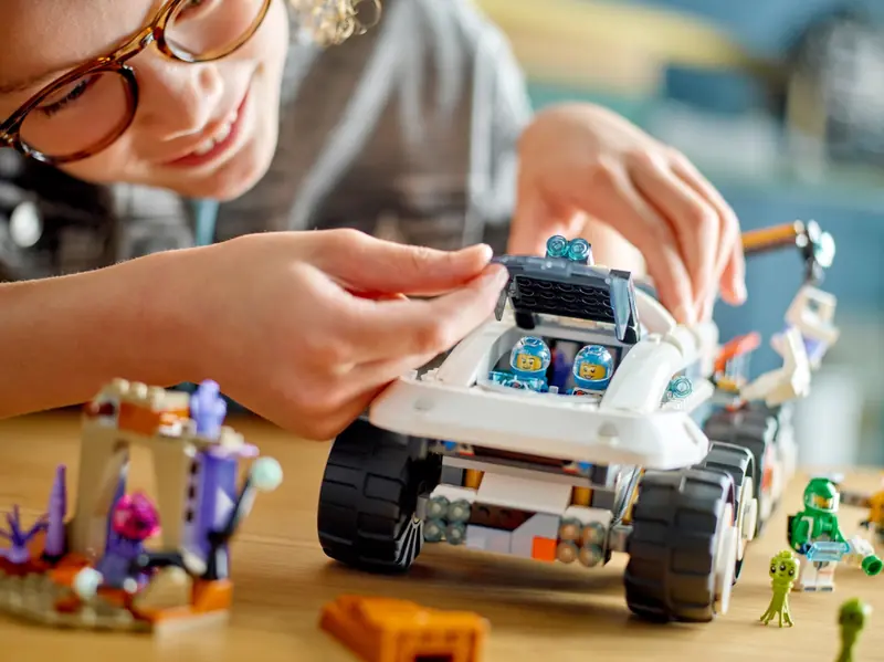 LEGO 60432 Wóz dowodzenia z żurawiem ładunkowym zdjęcie 7
