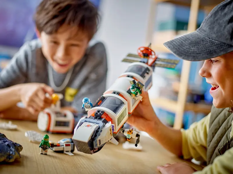 LEGO 60433 Modułowa stacja kosmiczna zdjęcie 11