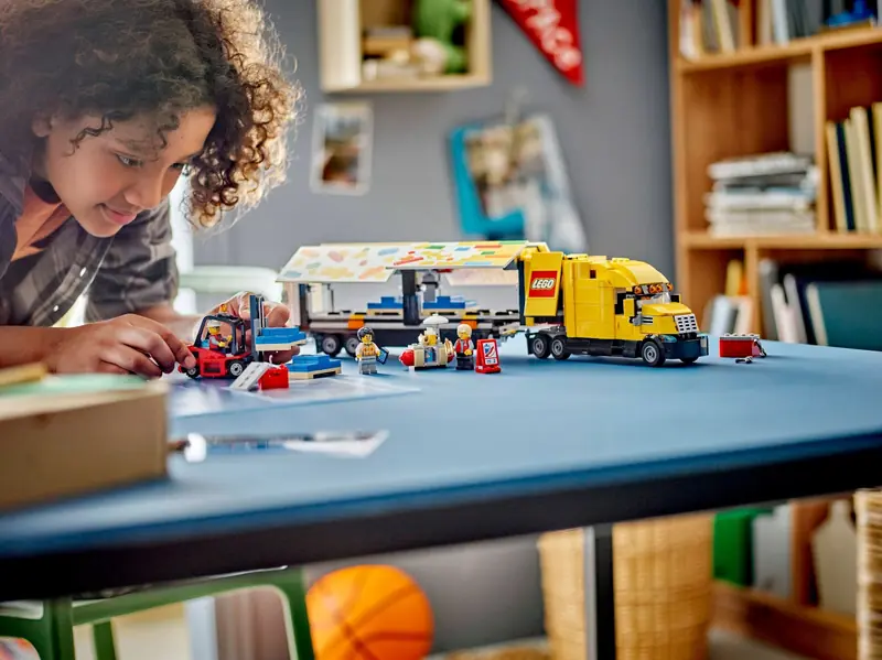 LEGO 60440 Żółta ciężarówka dostawcza zdjęcie 9