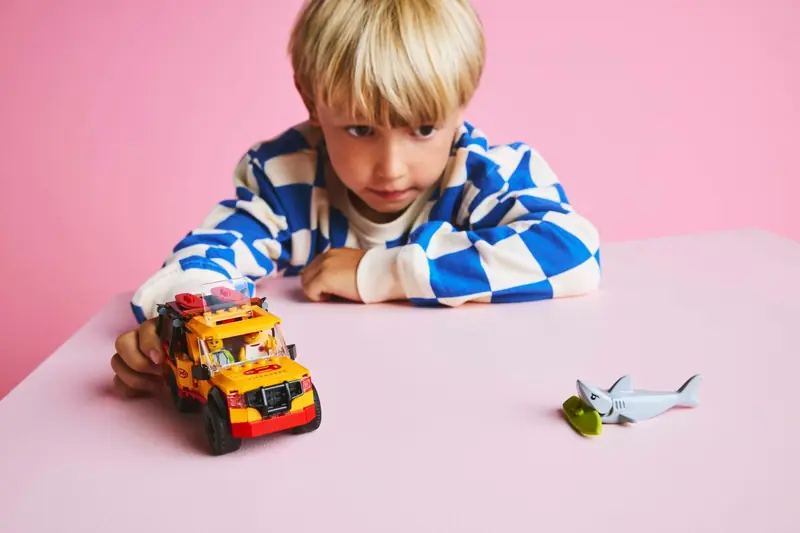 LEGO 60453 Furgonetka ratowników plażowych zdjęcie 9