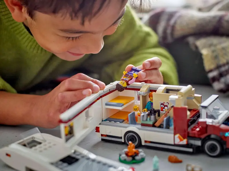 LEGO 60454 Wakacyjny kamper pełen przygód zdjęcie 10
