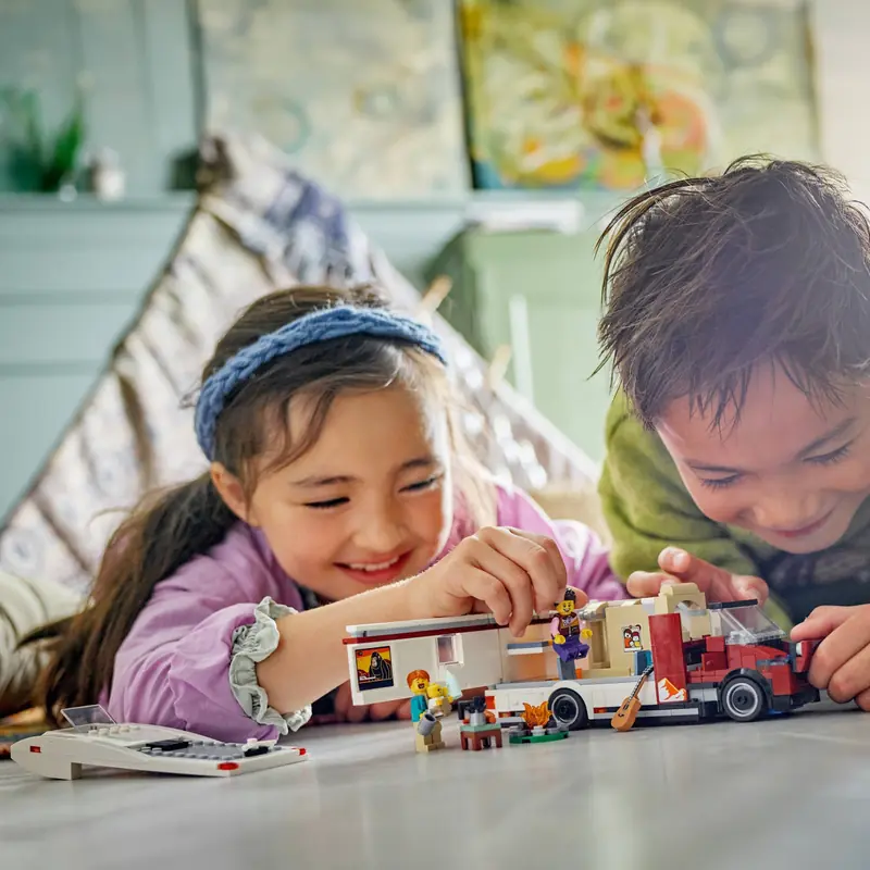 LEGO 60454 Wakacyjny kamper pełen przygód zdjęcie 7