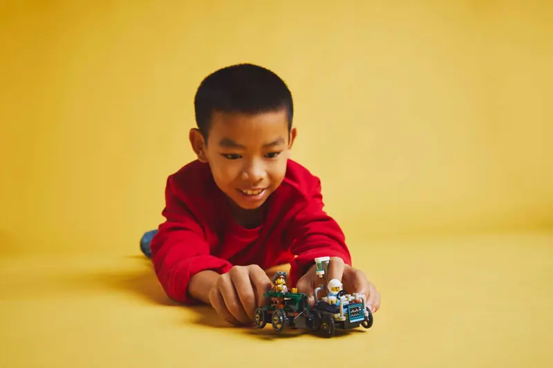LEGO 60459 Zestaw wyścigówek: samolot kontra łóżko szpitalne zdjęcie 4