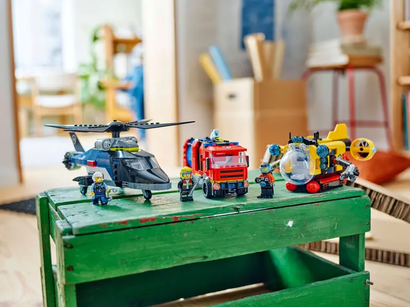 LEGO 60462 Zestaw z helikopterem, wozem strażackim i łodzią podwodną zdjęcie 11