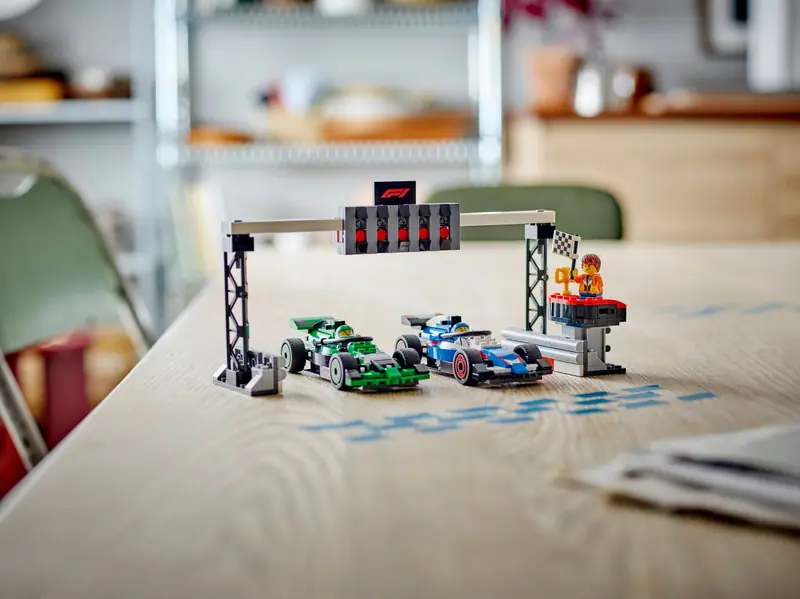 LEGO 60474 Padok F1 z bolidami VCARB i Sauber zdjęcie 6