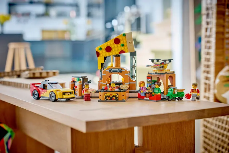 LEGO 60496 Dostawa pizzy z pojazdami zdjęcie 13