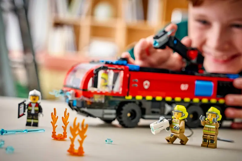 LEGO 60499 Lotniskowy wóz strażacki zdjęcie 11
