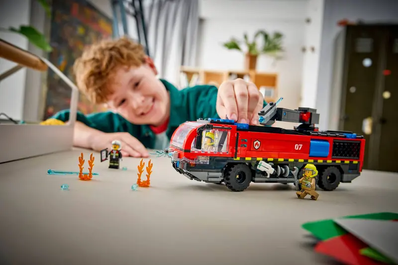 LEGO 60499 Lotniskowy wóz strażacki zdjęcie 12