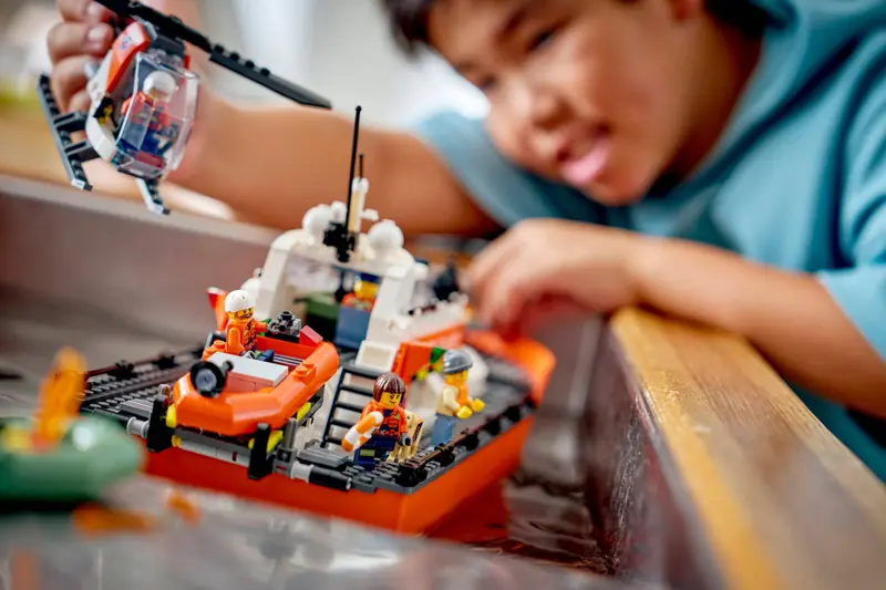 LEGO 60504 Łódź ratunkowa i helikopter straży przybrzeżnej zdjęcie 9