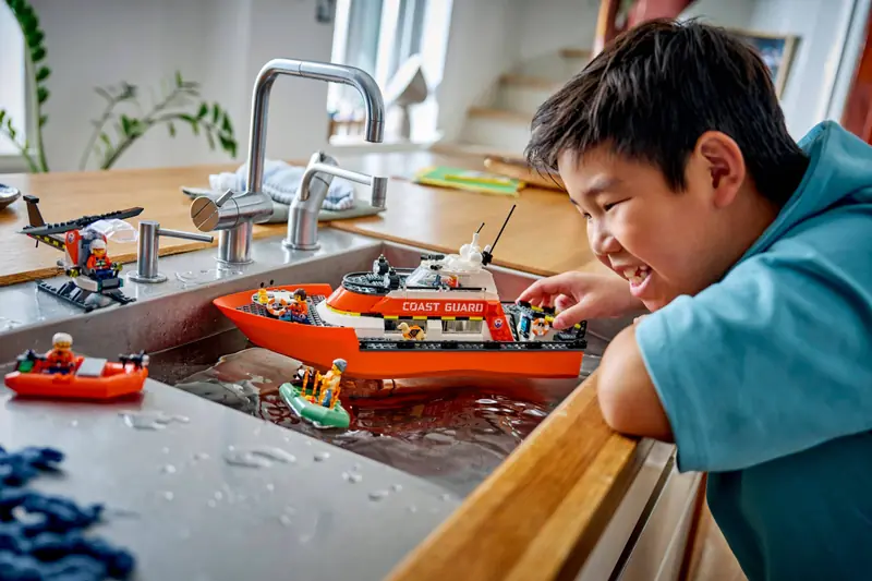 LEGO 60504 Łódź ratunkowa i helikopter straży przybrzeżnej zdjęcie 10