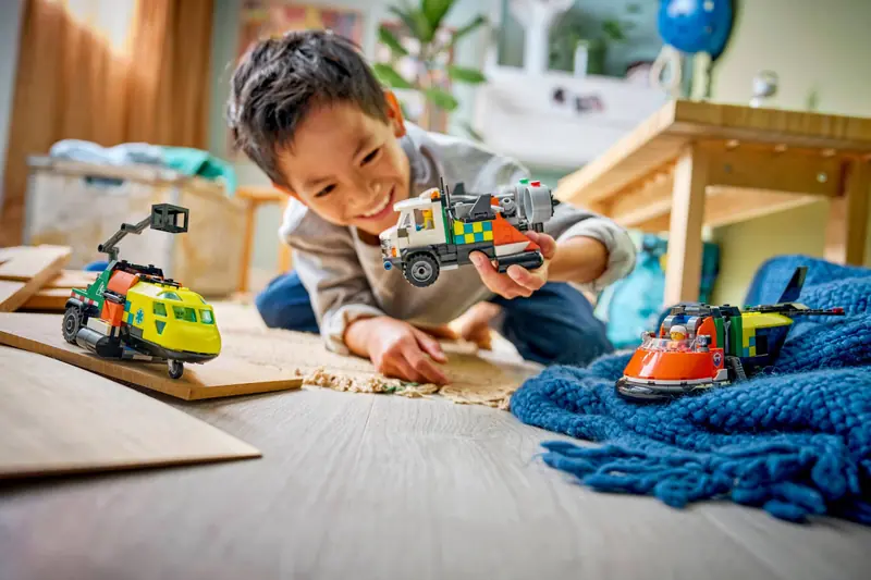 LEGO 60505 Zestaw z samolotem, ciężarówką serwisową i poduszkowcem zdjęcie 11