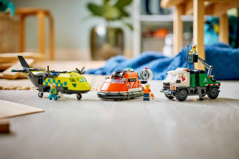LEGO 60505 Zestaw z samolotem, ciężarówką serwisową i poduszkowcem zdjęcie 12