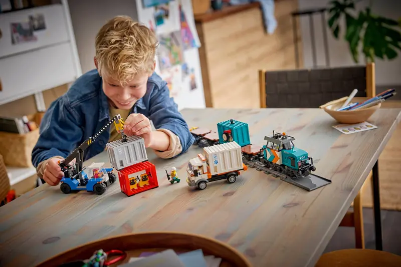 LEGO 60509 Portowy pociąg towarowy, dźwig i ciężarówka zdjęcie 11