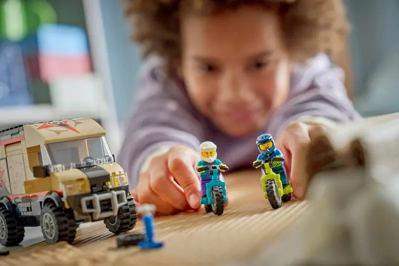 LEGO 60512 Furgonetka z rowerami górskimi zdjęcie 11