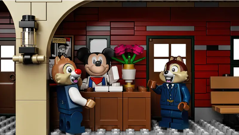 LEGO 71044 Pociąg i dworzec Disney zdjęcie 10