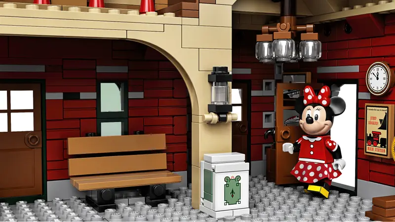 LEGO 71044 Pociąg i dworzec Disney zdjęcie 25