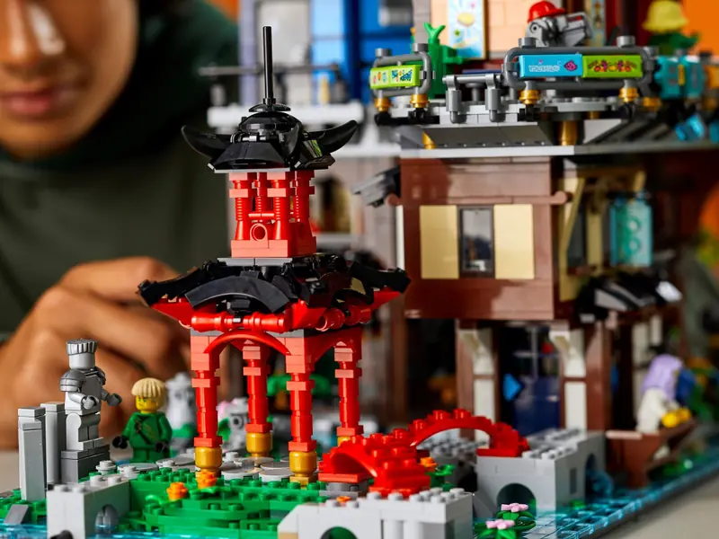 LEGO 71741 Ogrody miasta NINJAGO zdjęcie 16
