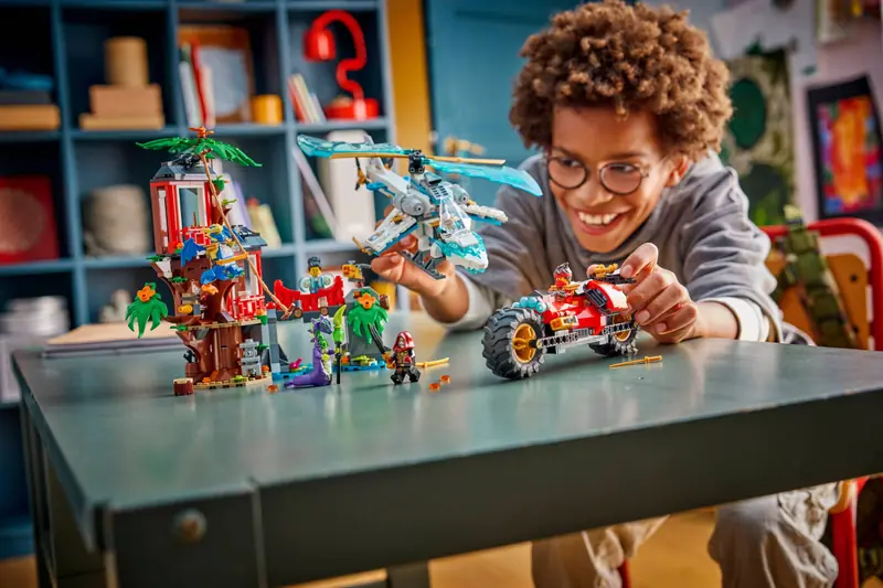 LEGO 71857 Bitwa ninja: domek na drzewie z pojazdami zdjęcie 10