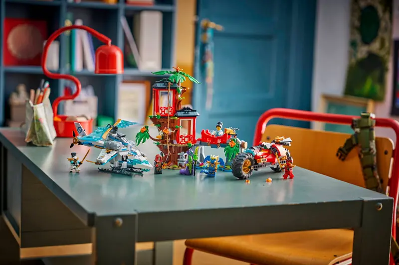 LEGO 71857 Bitwa ninja: domek na drzewie z pojazdami zdjęcie 11