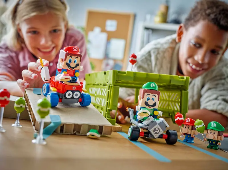 LEGO 72034 Mario Kart – Baby Mario kontra Baby Luigi zdjęcie 11
