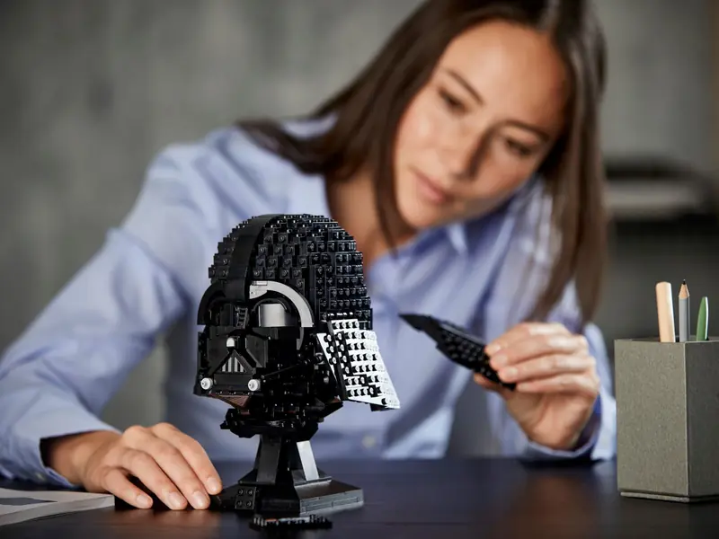 LEGO 75304 Hełm Dartha Vadera zdjęcie 15