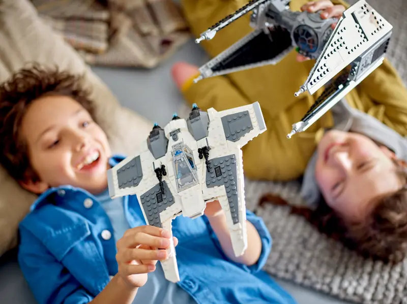 LEGO 75348 Mandaloriański myśliwiec Fang Fighter kontra TIE Interceptor zdjęcie 7