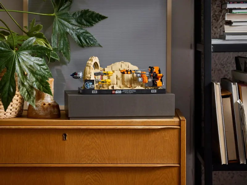 LEGO 75380 Diorama: Wyścig ścigaczy w Mos Espa zdjęcie 7