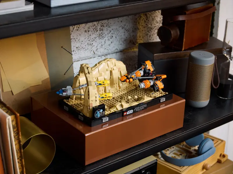 LEGO 75380 Diorama: Wyścig ścigaczy w Mos Espa zdjęcie 8