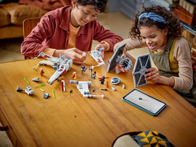 LEGO 75393 Hybryda TIE Fightera i X-Winga zdjęcie 8