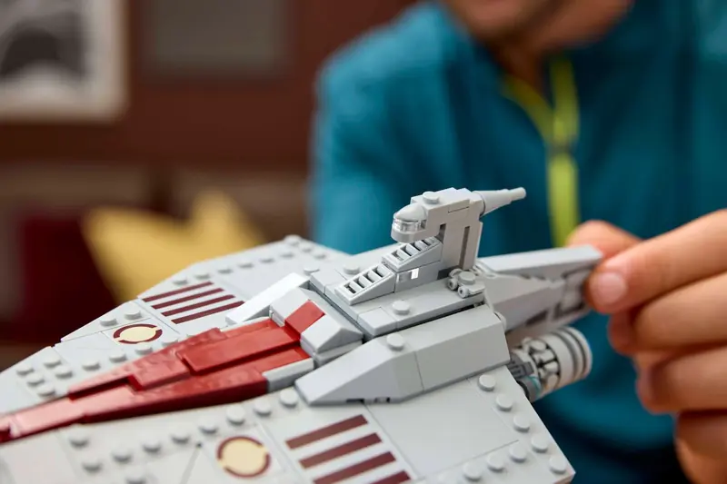 LEGO 75404 Krążownik szturmowy typu Acclamator zdjęcie 10