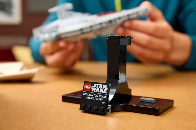 LEGO 75404 Krążownik szturmowy typu Acclamator zdjęcie 6