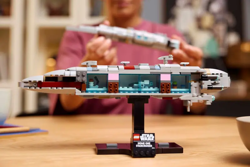 LEGO 75405 Krążownik typu Home One zdjęcie 6