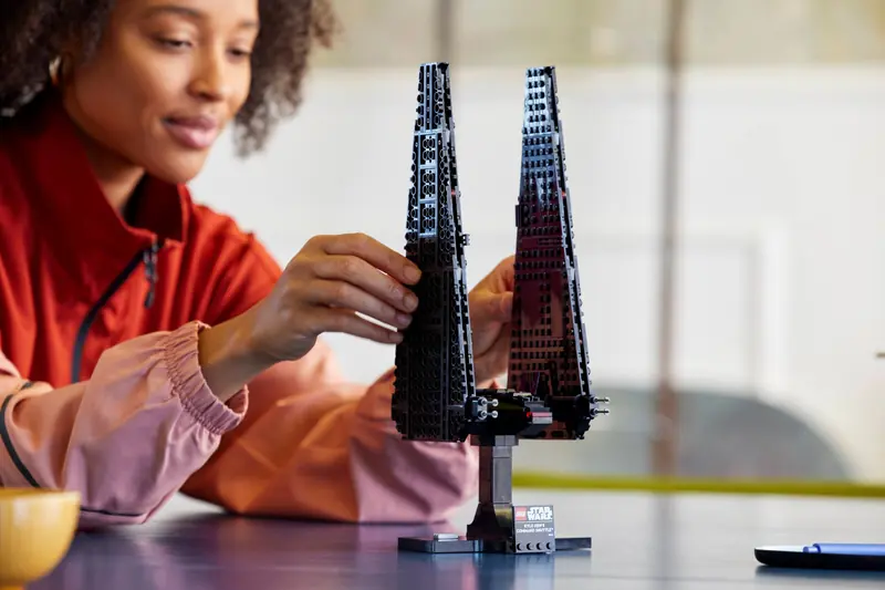 LEGO 75406 Wahadłowiec dowodzenia Kylo Rena zdjęcie 10